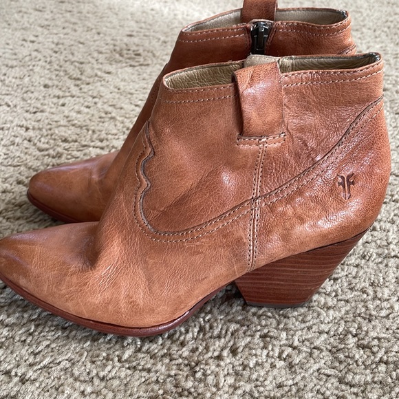 Frye ankle boots size 8.5 - Picture 3 of 9